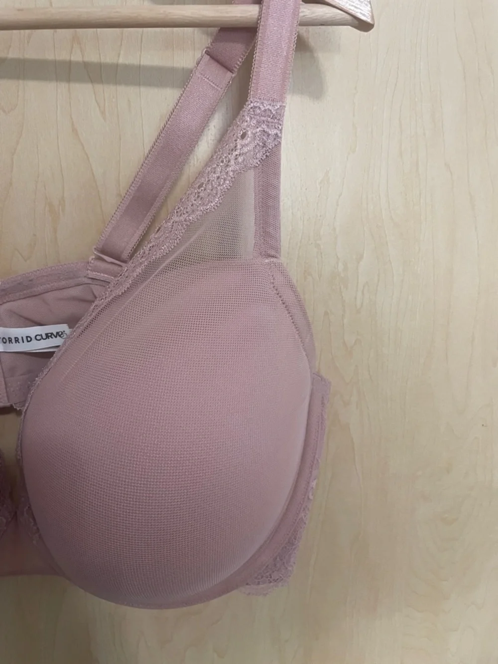 Torrid Curve Push-Up Plunge Molded Cup Lace-Trim Bra in Dusty Rose 42DDD - Picture 5 of 11